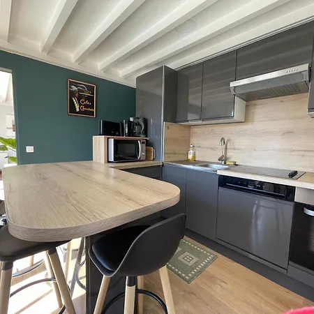 Horizon By Melrose Nyaraló *